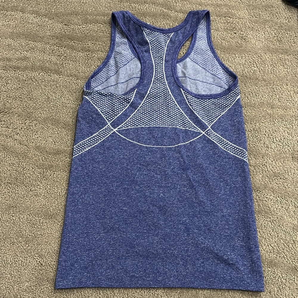 GAP Women's Blue Racerback Tank - Picture 4 of 4